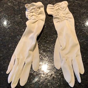 Women’s vintage gloves